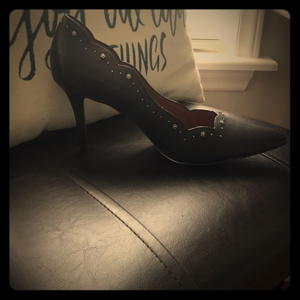 Coach pumps